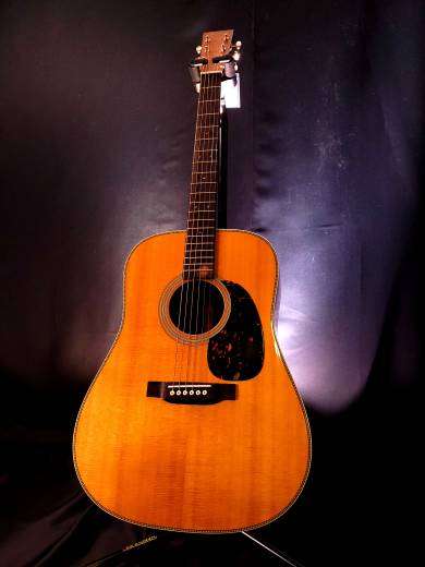 Store Special Product - Martin Guitars - HD-28E V18